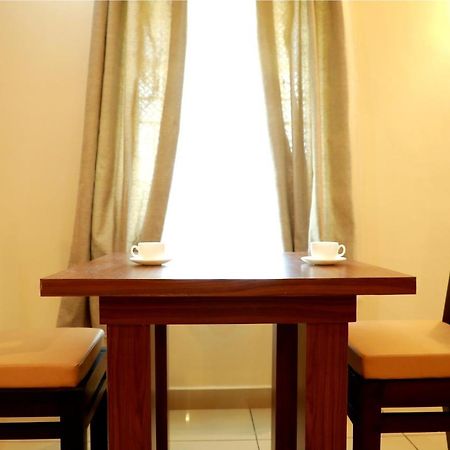 วายานัท รอยัล คราวน์ Hotel กัลปัตตา ภายนอก รูปภาพ