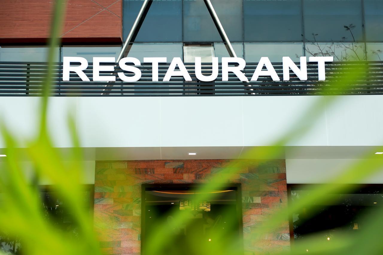 วายานัท รอยัล คราวน์ Hotel กัลปัตตา ภายนอก รูปภาพ