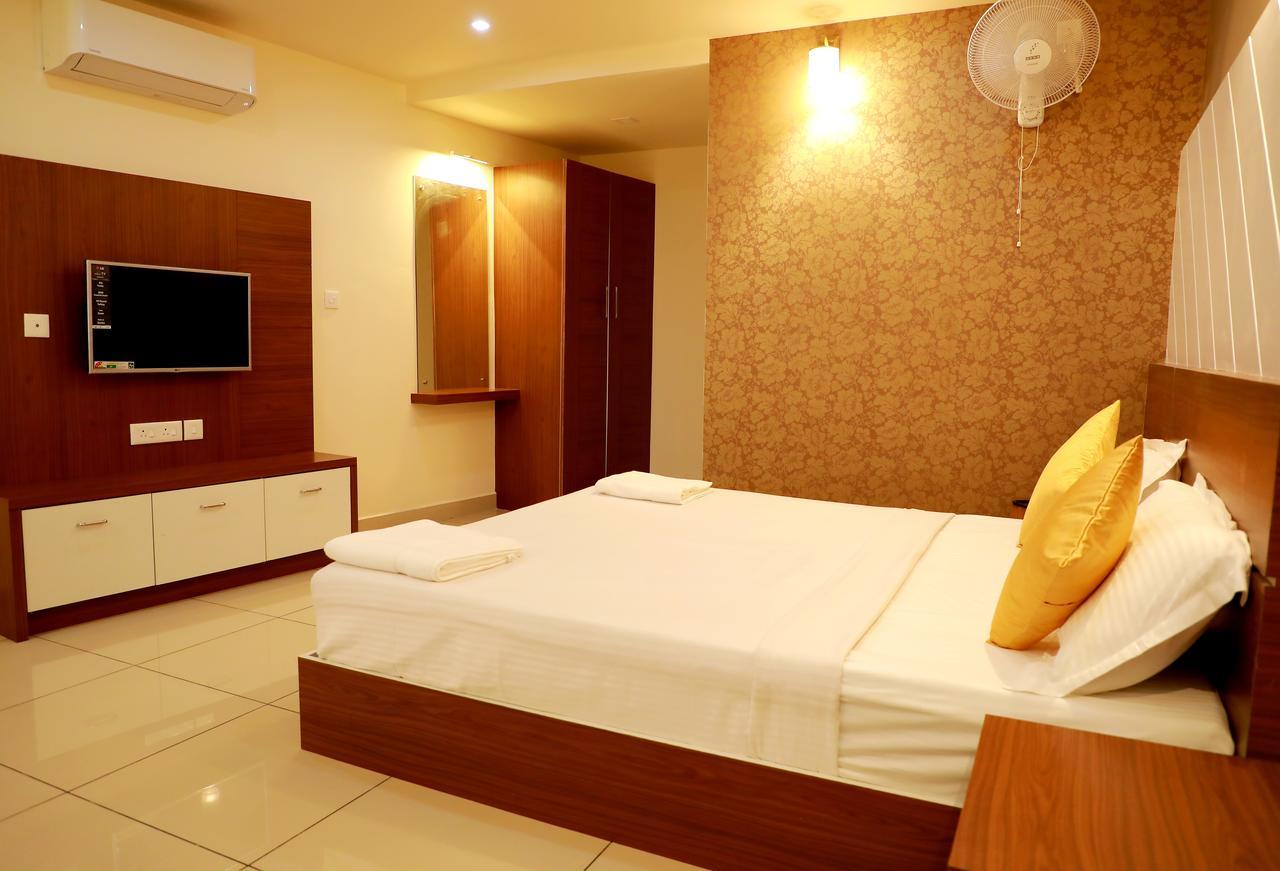 วายานัท รอยัล คราวน์ Hotel กัลปัตตา ภายนอก รูปภาพ