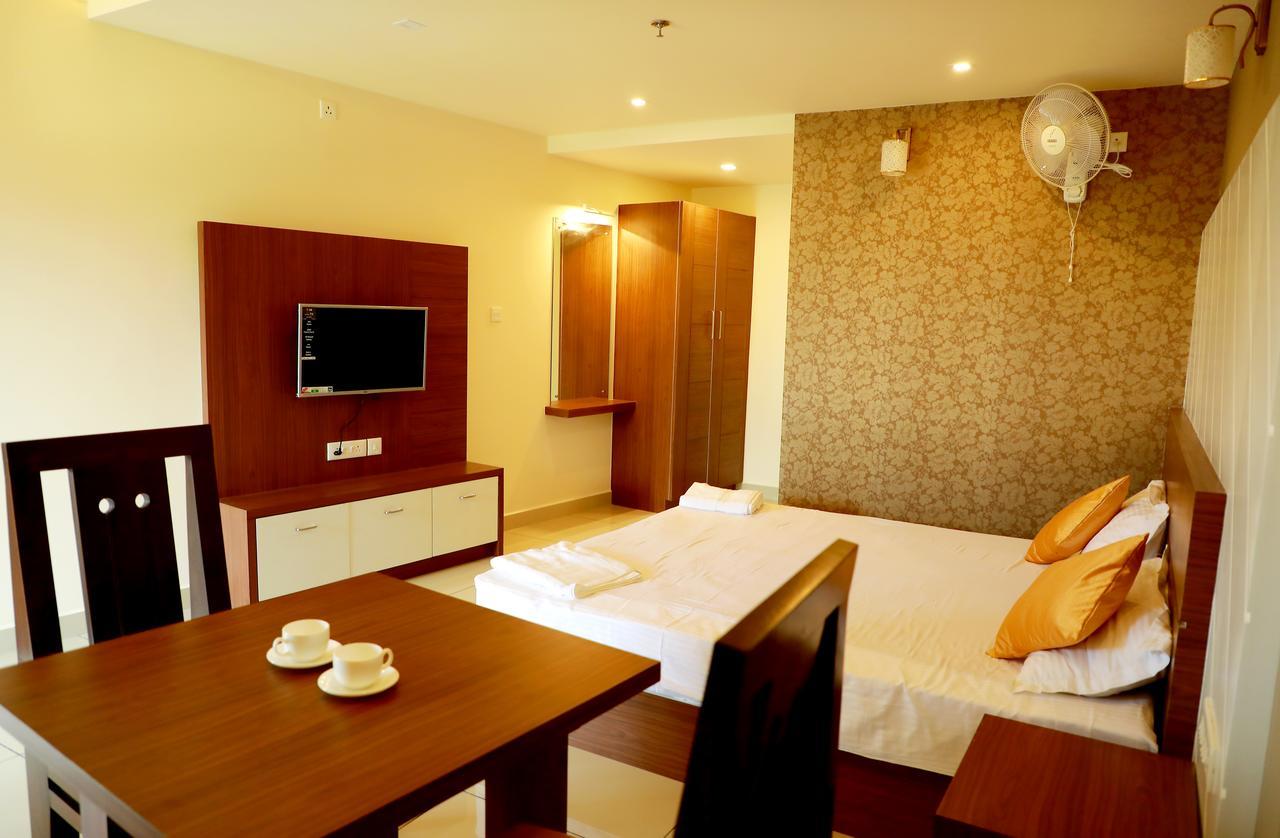 วายานัท รอยัล คราวน์ Hotel กัลปัตตา ภายนอก รูปภาพ
