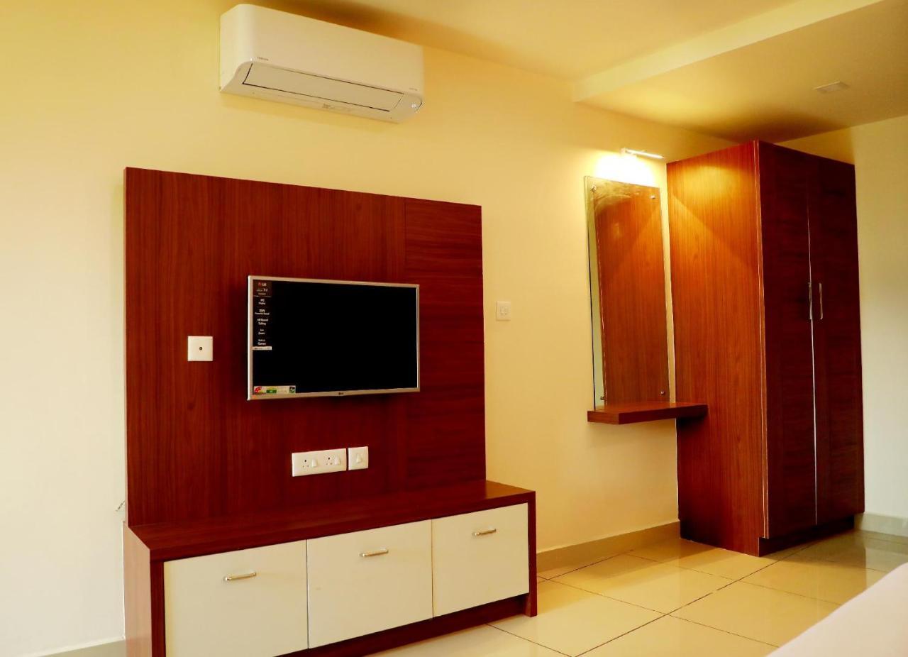วายานัท รอยัล คราวน์ Hotel กัลปัตตา ภายนอก รูปภาพ