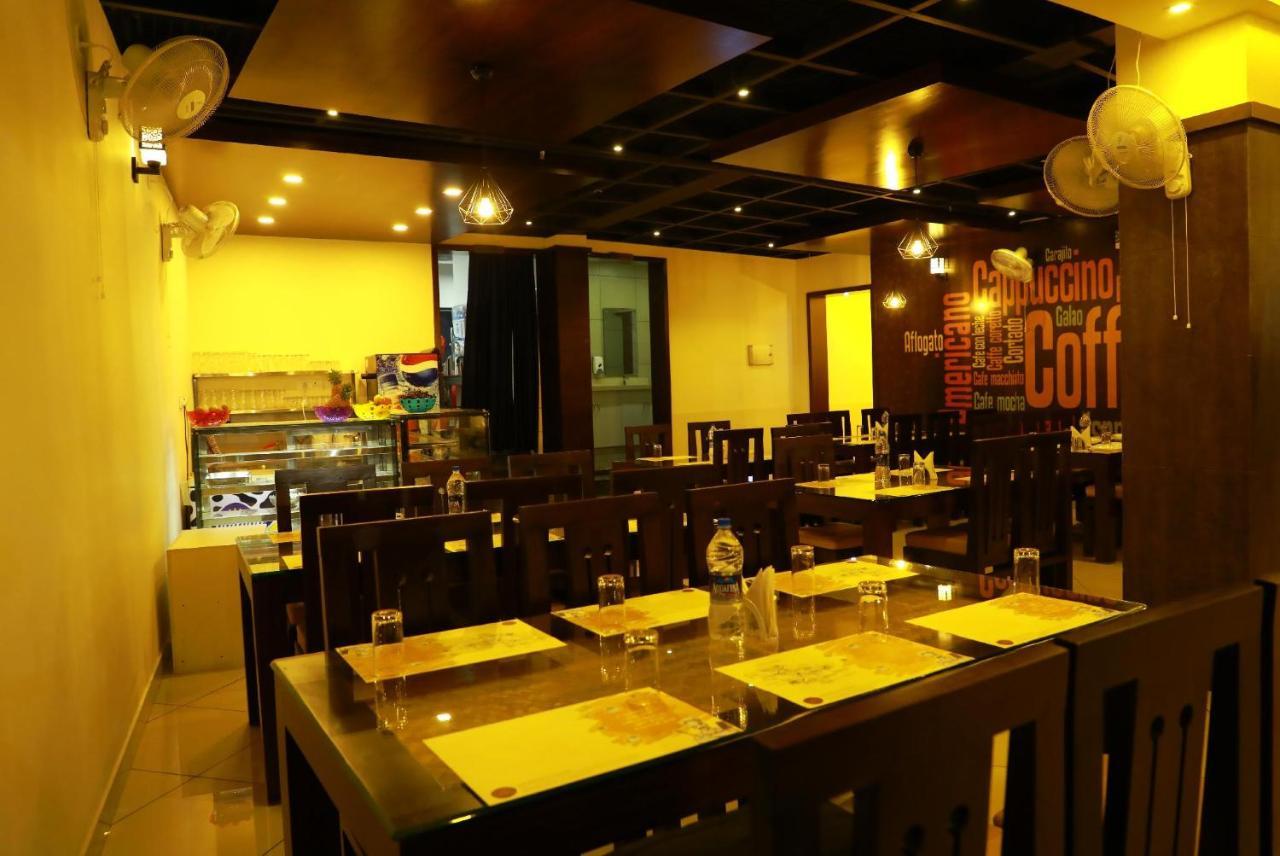 วายานัท รอยัล คราวน์ Hotel กัลปัตตา ภายนอก รูปภาพ